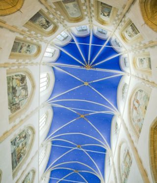 plafond van kerk